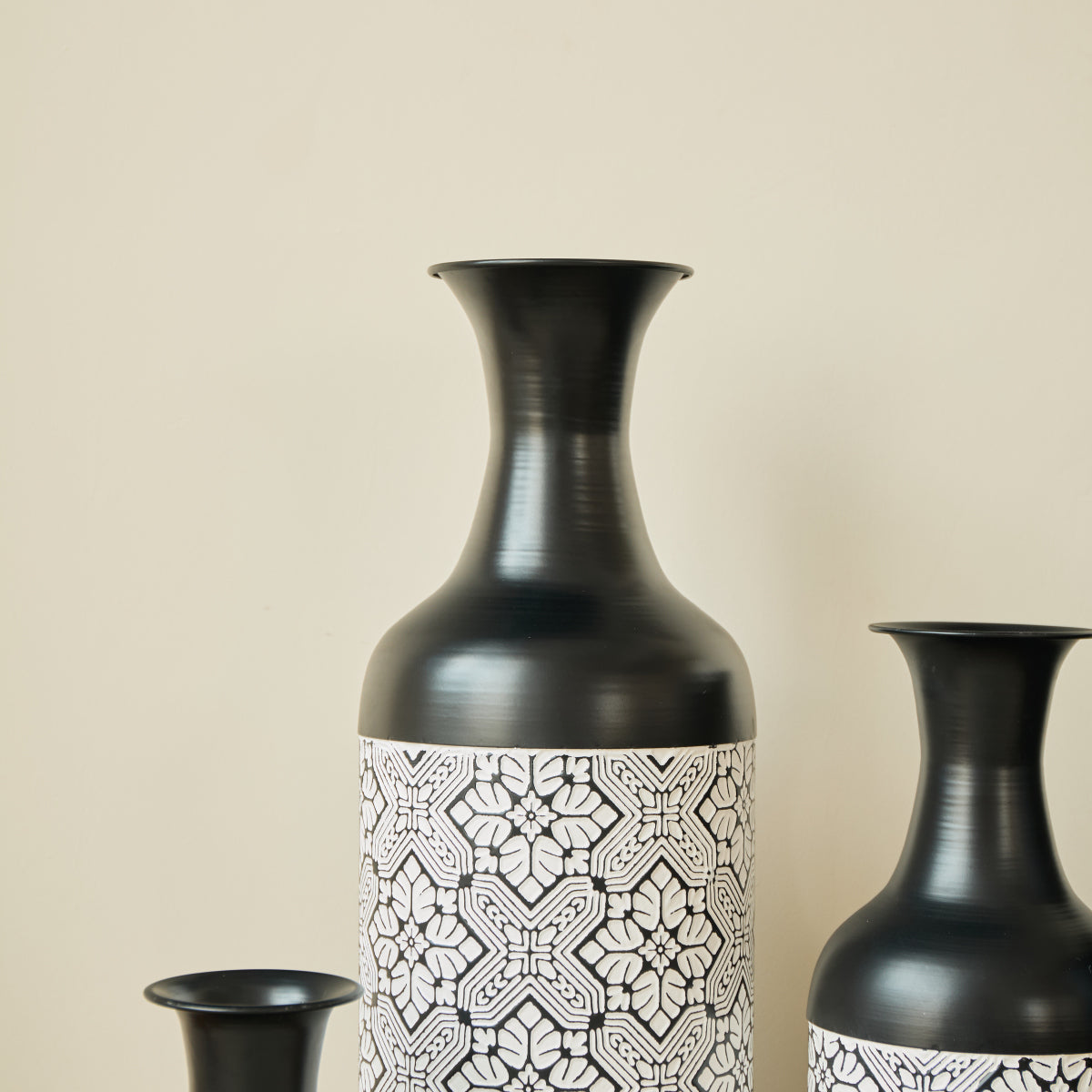 3er Set Bodenvase Metall, Schwarz-Weiß, Retro Stil, 83/65/50 cm hoch