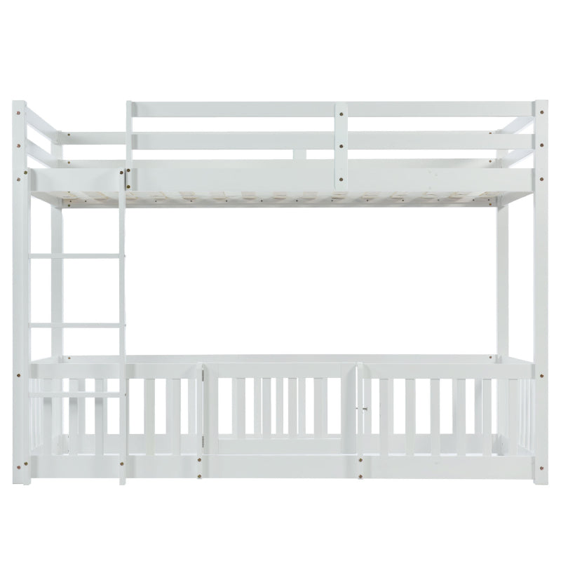 Etagenbett mit rechtwinkliger Treppe, Bett mit Zäune und Türchen, Kinderbett mit Fallschutz und Gitter, Massivholz, weiß (200x90cm)