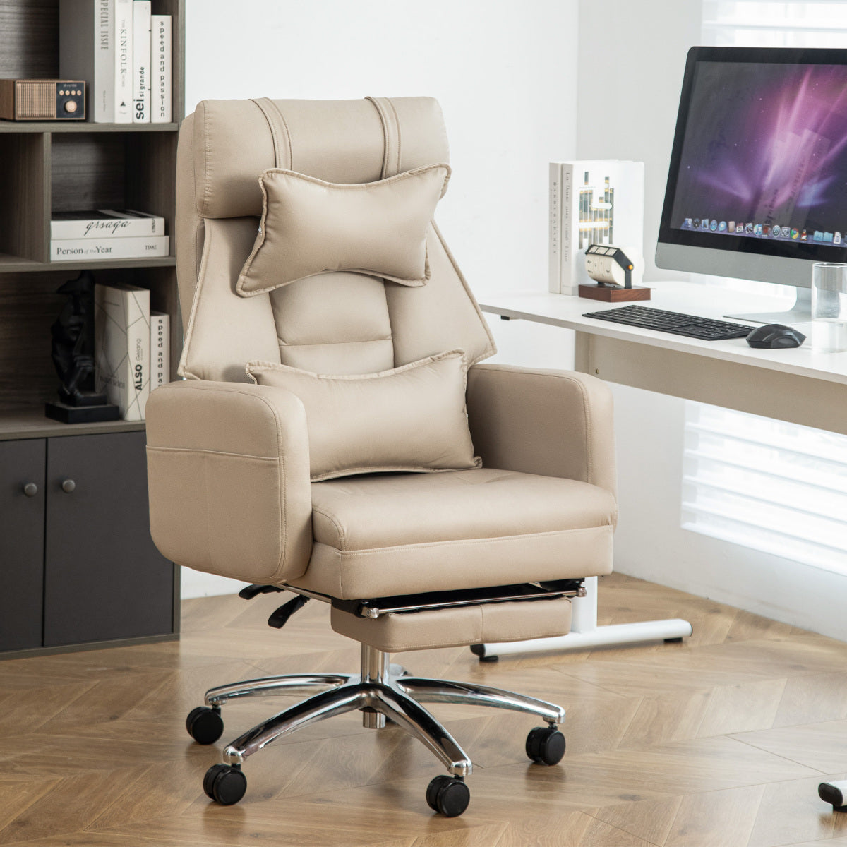 Ergonomischer Bürostuhl mit 155° Liegefunktion, Fußstütze, Tech-Leder, Beige