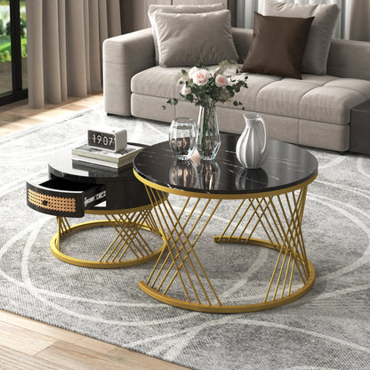 2 in 1 Runder Couchtisch aus MDF, Beistelltisch mit Tischplatte aus Marmor und Schubladen aus Kunststoff-Rattan, Griffe aus Massivholz. goldene Eisenfüße. 70*70*45,5+50*50*38,5cm