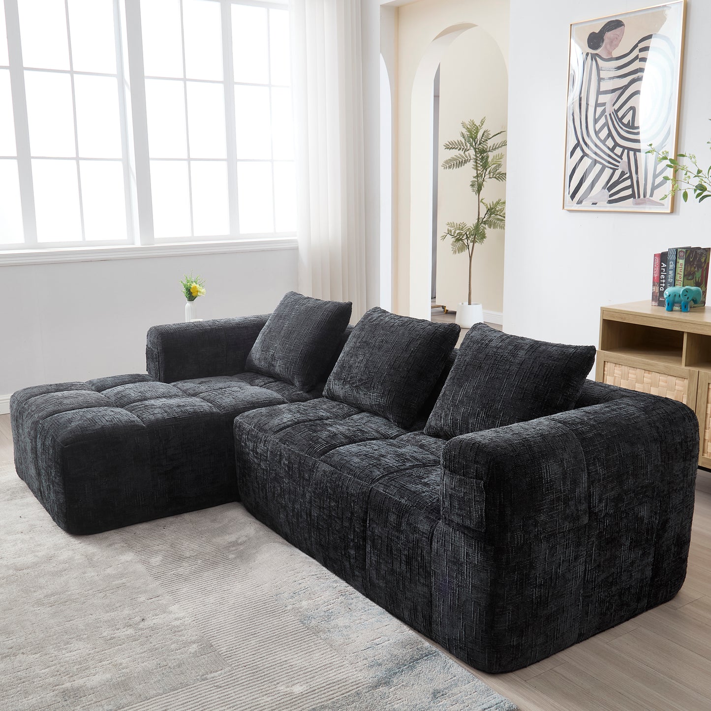 Modernes Sektionssofa, L-Sofa, 3-Sitzer-Sofa, keine Installation erforderlich, Chenille-Sofa mit Chaiselongue und Armlehnen, 3 Kissen, Seitentasche für Fernbedienung, Schwarz