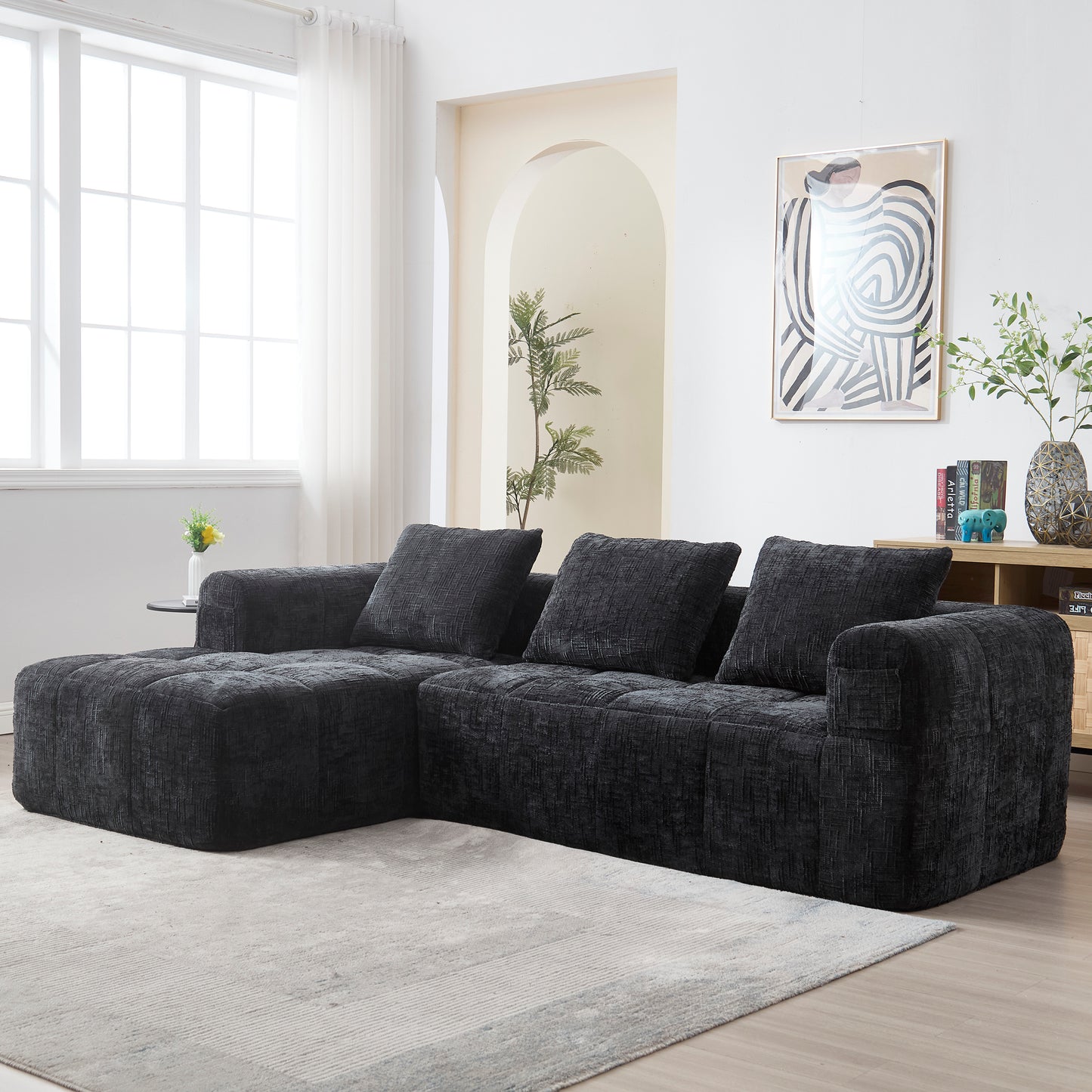 Modernes Sektionssofa, L-Sofa, 3-Sitzer-Sofa, keine Installation erforderlich, Chenille-Sofa mit Chaiselongue und Armlehnen, 3 Kissen, Seitentasche für Fernbedienung, Schwarz