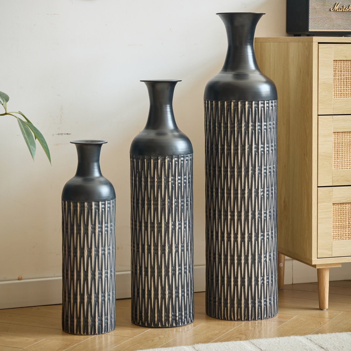 3er Set Bodenvase Metall, Schwarz, Rillen-Design, Hohe Übertöpfe 83/66/50 cm