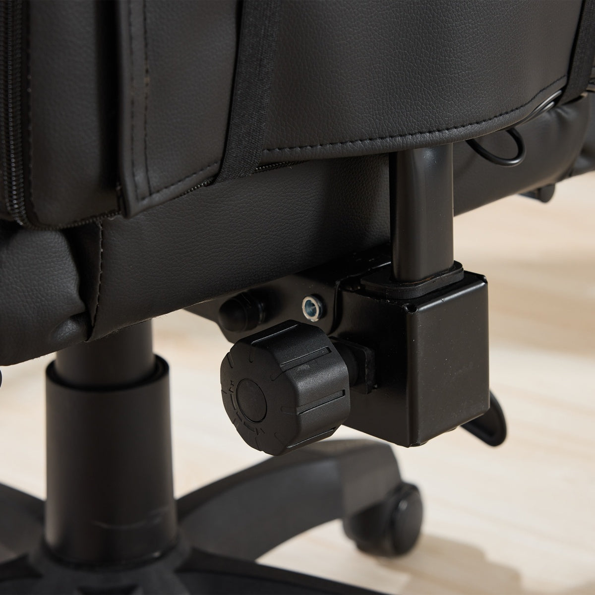 Gaming Stuhl Racing Design, 155° Liegefunktion, Fußstütze, Lendenmassage, Schwarz