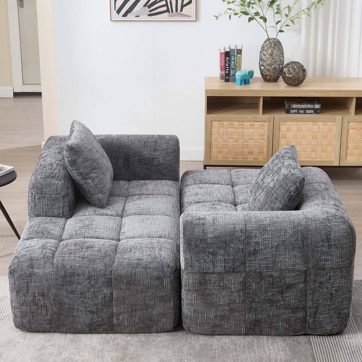 Modernes Sektionssofa, L-Sofa, 3-Sitzer-Sofa, keine Installation erforderlich, Chenille-Sofa mit Chaiselongue und Armlehnen, 3 Kissen, Seitentasche für Fernbedienung, Grau