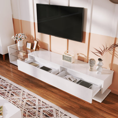 TV-Schränke, niedrige Paneele, hochglänzende weiße Glastrennwände und variable LED-Beleuchtung. Es verbindet natürlichen, rustikalen Stil mit modernem Design.
