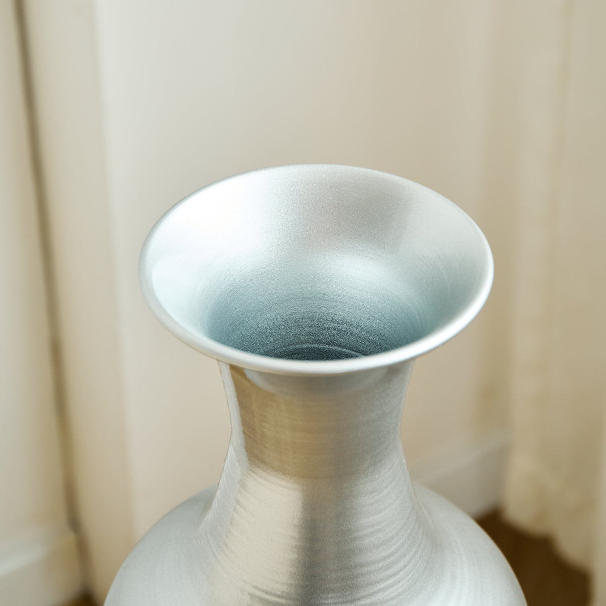 3er Set Bodenvase Silber, Metall, Wellenmuster, Hohe Übertöpfe 83/66/50 cm