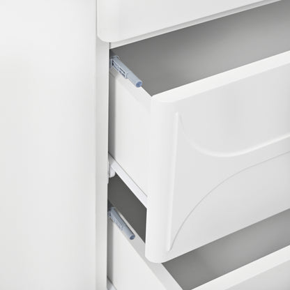 Kommode mit 5 Schubladen und elegantem Prägedesign – weiße Metallfüße, großzügiger Stauraum, abgerundete Ecken