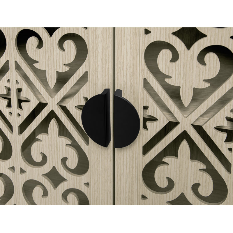 Natürliches Holzfarbener vier Türen Sideboard, mit geschnitztem und durchbrochenem Design, ausgestattet mit drei Einlegeböden. Geeignet für Wohnzimmer, Flur, Esszimmer und Küche.(147.6x40x80cm)