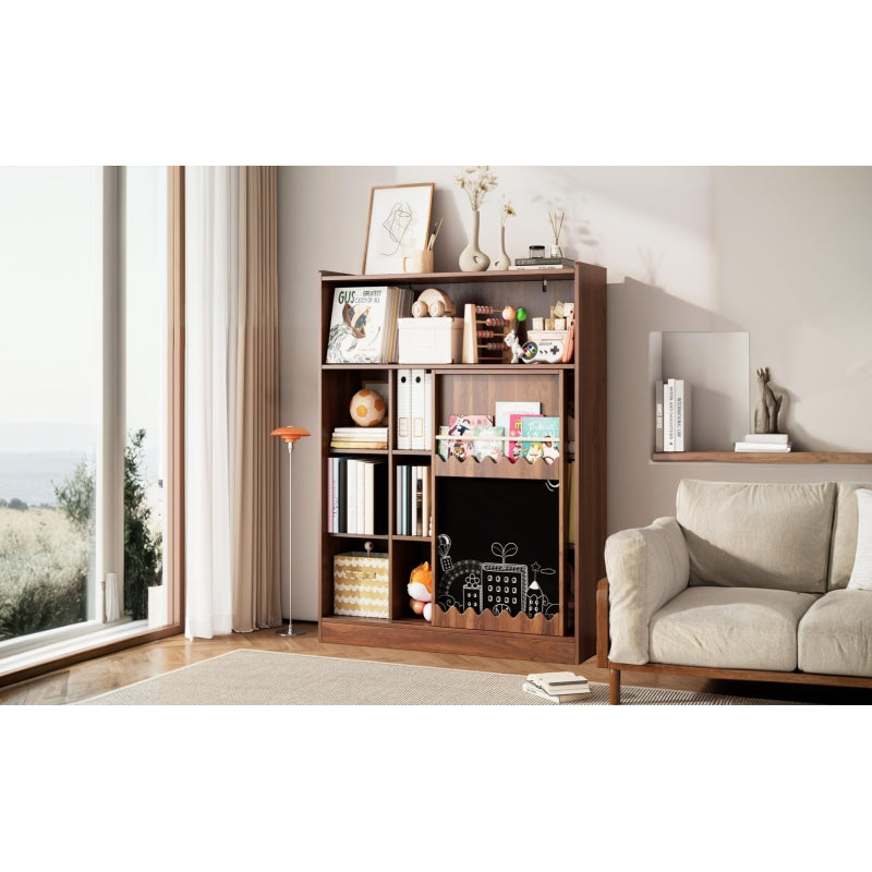 Bücherregal mit Tafel, Schiebetüren & Bilderbuch Ablage, Offenes 9-Fach Regal mit großem Stauraum, 120x38.5x151.5 cm, Nussbaumfarben