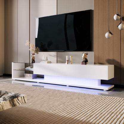 TV-Schränke, niedrige Paneele, hochglänzende weiße Glastrennwände und variable LED-Beleuchtung. Es verbindet natürlichen, rustikalen Stil mit modernem Design.