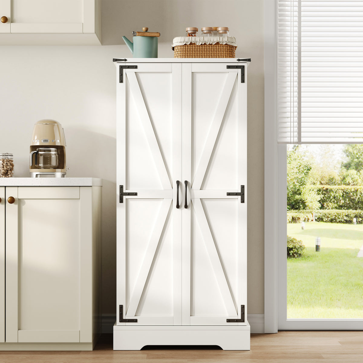 Buffetschrank Weiß 128,5 cm, Hochschrank Landhausstil mit automatischer LED-Beleuchtung, Türregale & Kippschutz