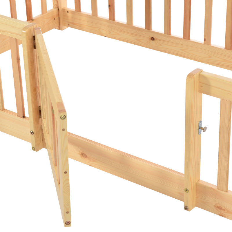 Etagenbett mit rechtwinkliger Treppe, Bett mit Zäune und Türchen, Kinderbett mit Fallschutz und Gitter, Massivholz, natur (200x90cm)